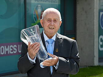 Legendary kit man Charlie O'Le...